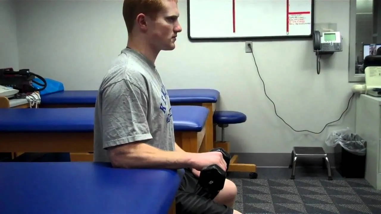 تمرین اکسنتریک با وزنه Eccentric Wrist Extension