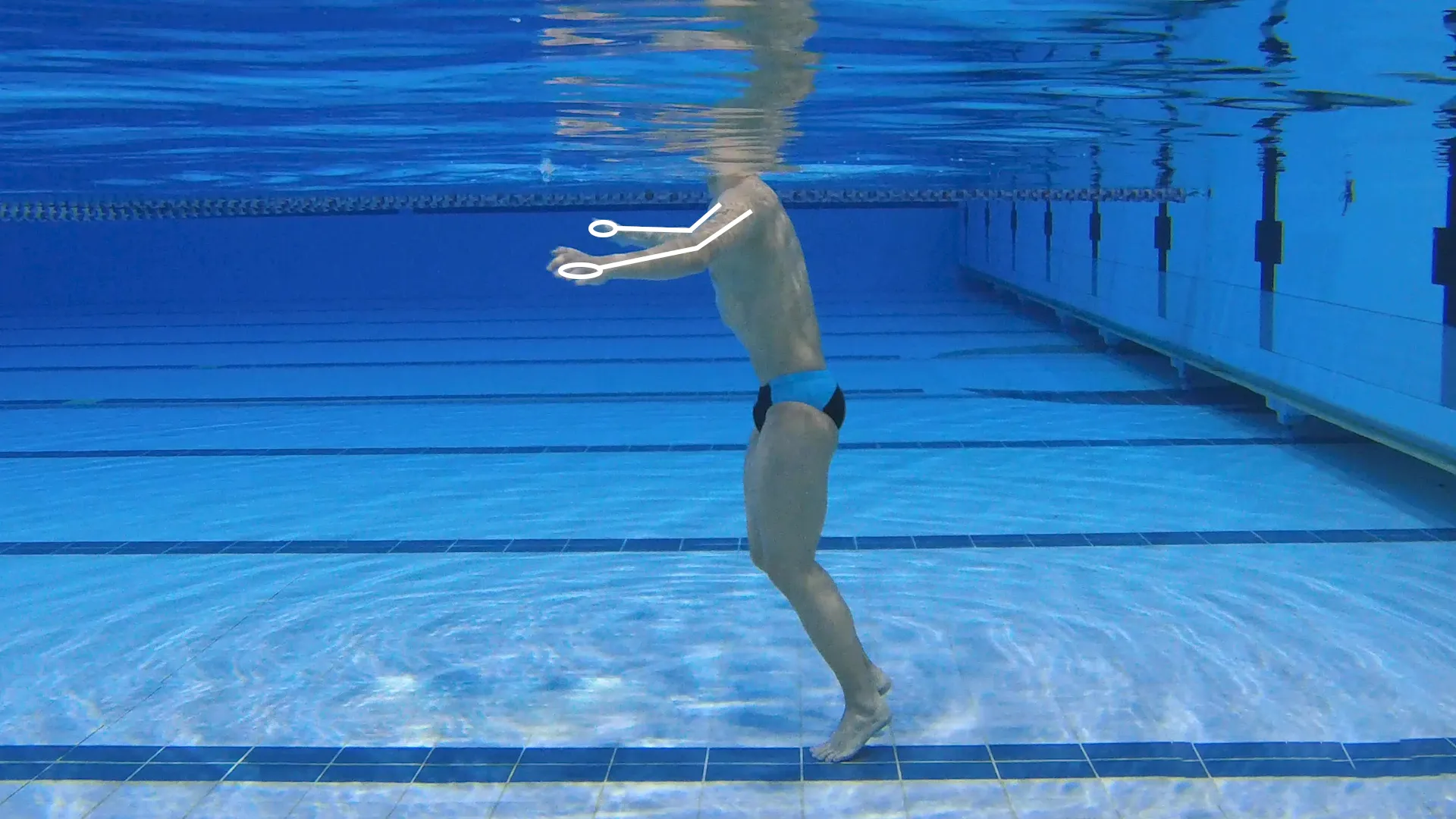 تمرین راه رفتن از پهلو در آب