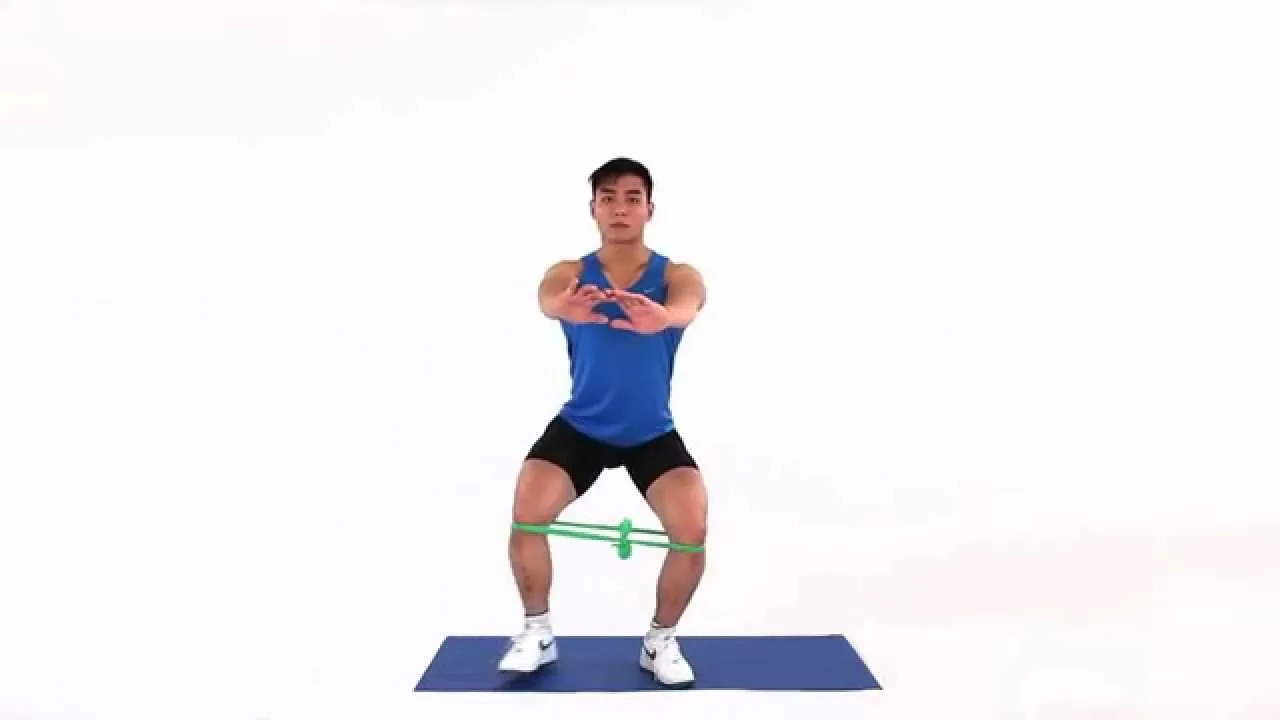 حرکت گام برداشتن از پهلو (Lateral Band Walk) با کش لوپ