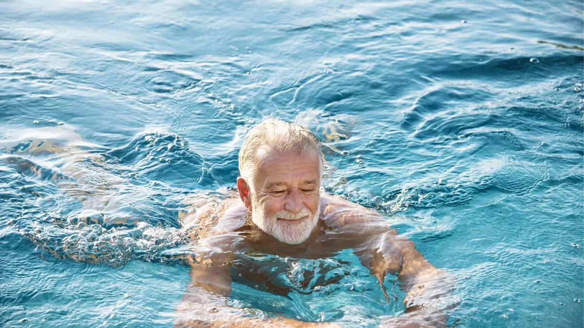 پیرمرد در آب